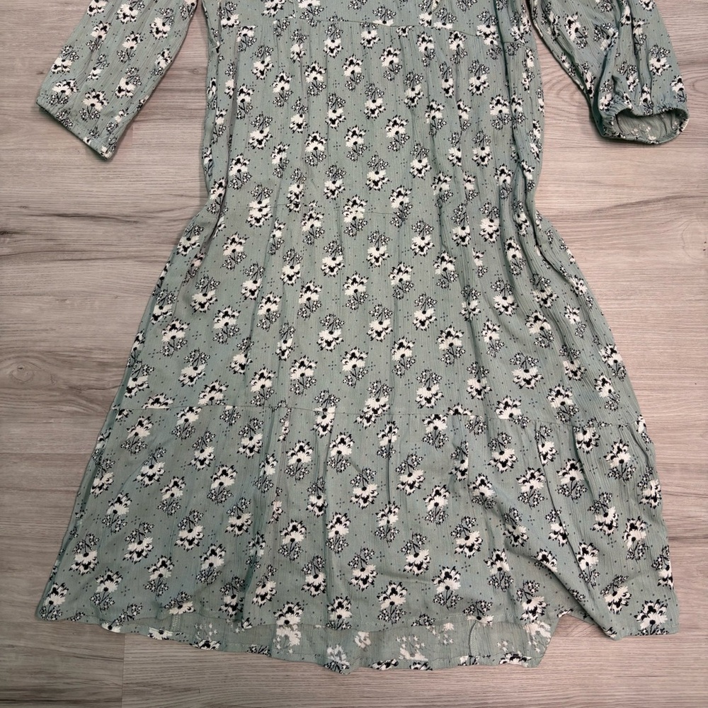 Studio west Sage Green Floral Dress - Picture 2 of 8